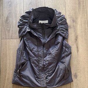 T Tahari Gray Taupe Hooded Women's Vest ruffled size small very unique!